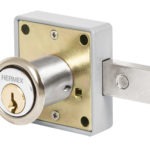 Cerradura para mueble modelo 26 cromo CM-26C 43560 Hermex