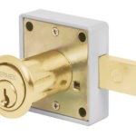 Cerradura para mueble modelo 25 latón CM-25L 43567 Hermex
