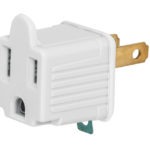 Adaptador 3 a 2  patas color blanco AD-32B 46252 Volteck
